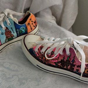 Hand painted Peace Designed Converse Signed in 2012 Size 6.5 Men's/8 Women's